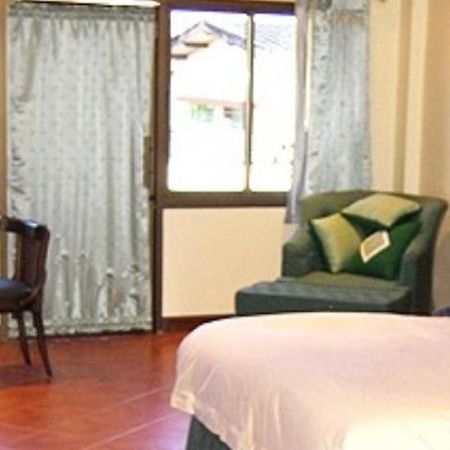 Hotel The Irish Clock à Udon Thani Extérieur photo